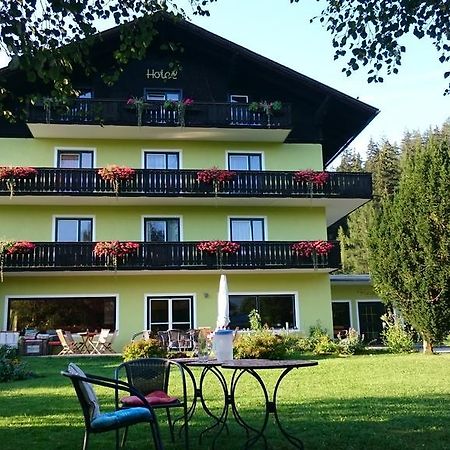 Retro Hotel Igelheim Bad Mitterndorf Eksteriør billede